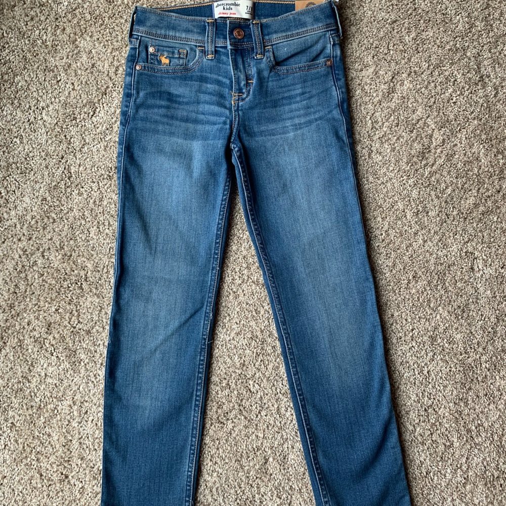 NWT Girls Abercrombie skinny Jeans. 7/8